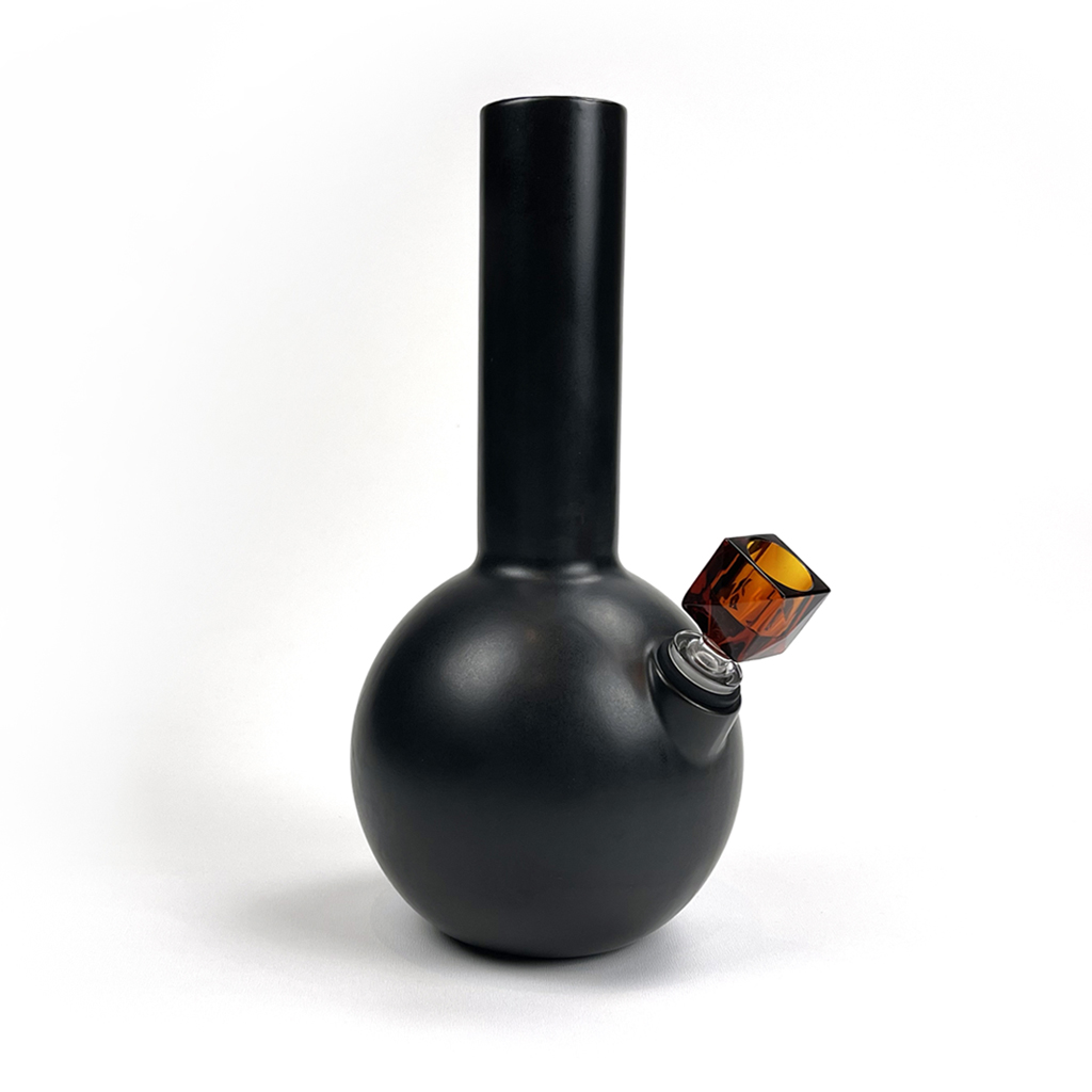 Pamir ceramic bong in charcoal finish with Vera square faceted borosilicate bong bowl in amber by Zoot Stoneware.