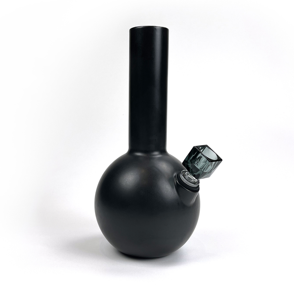 Pamir ceramic bong in charcoal finish with Vera square faceted borosilicate bong bowl in smoke by Zoot Stoneware.